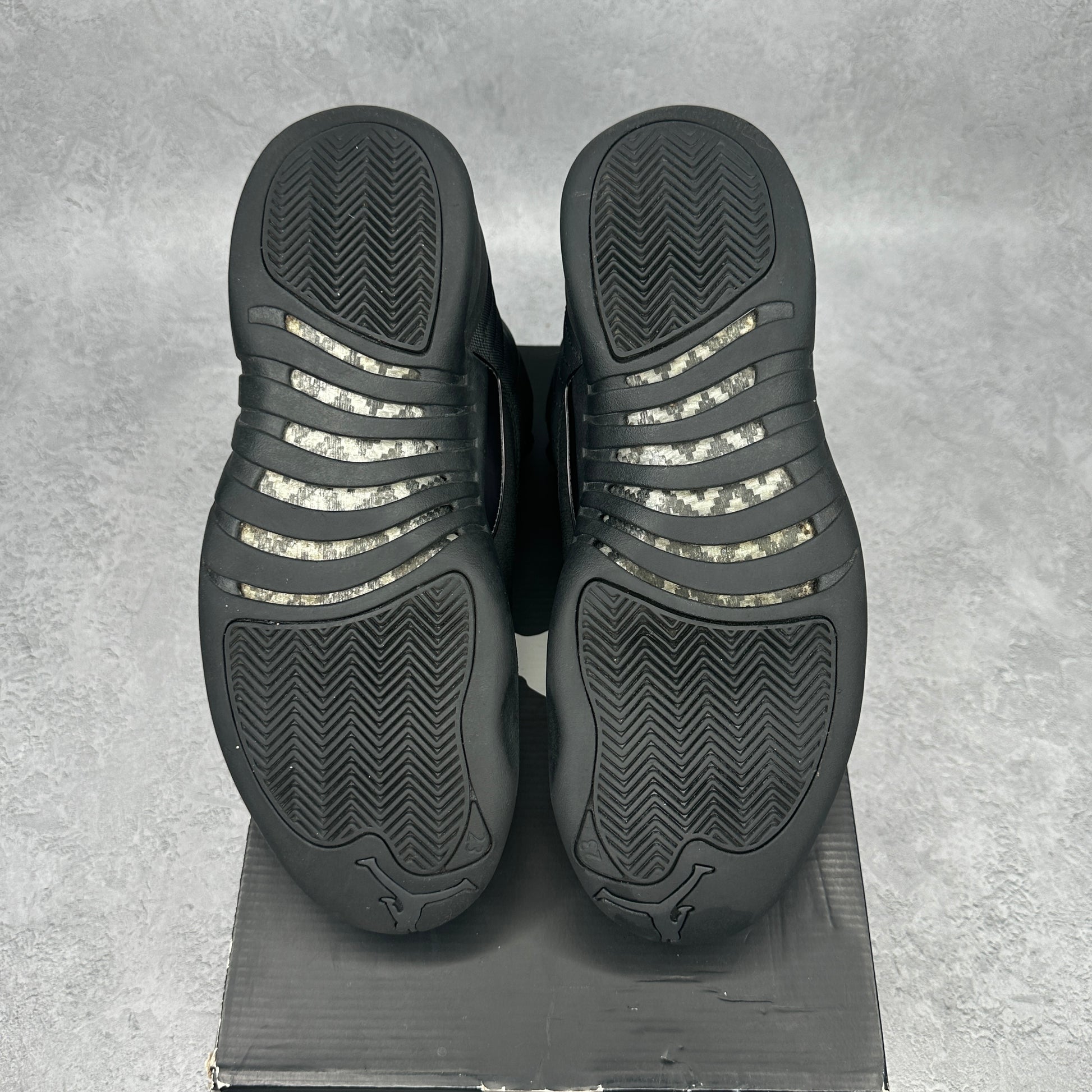 Jordan 12 Retro Winter Black *pre-owned* SIZE 10