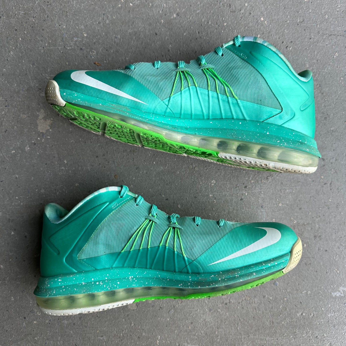 Nike LeBron X Low Easter *pre-owned* (SIZE 9.5)