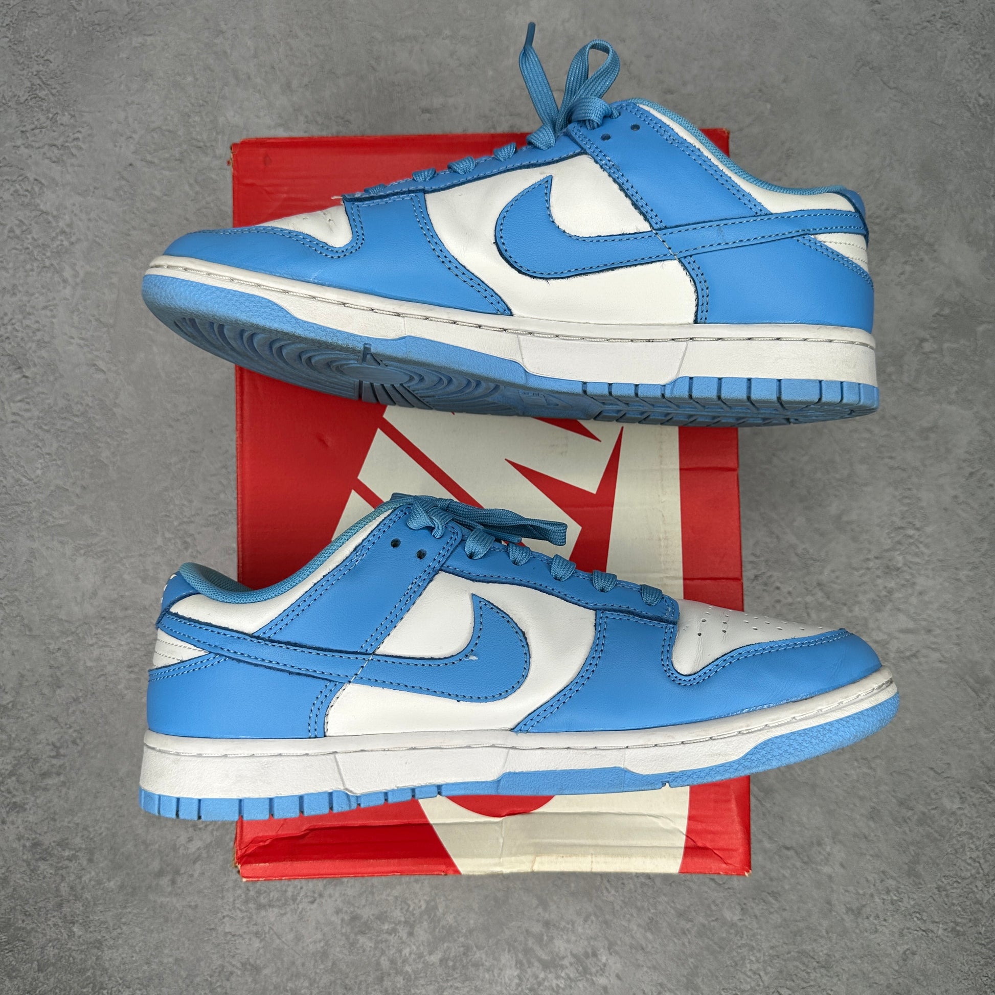 Nike Dunk Low UNC (2021) *pre-owned* SIZE 10