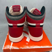 Jordan 1 Retro High OG Chicago Lost and Found (GS) *pre-owned* SIZE 7Y