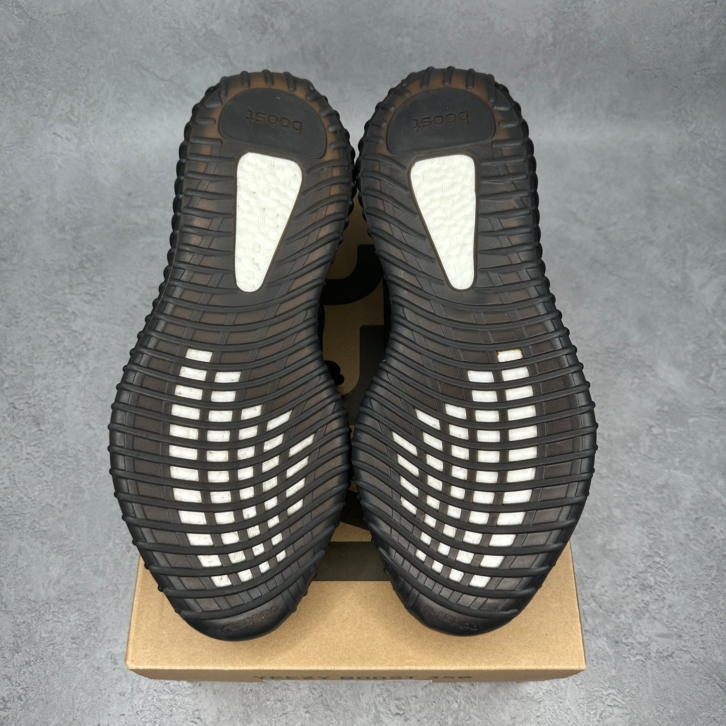 adidas Yeezy Boost 350 V2 Core Black Red VNDS *pre-owned* SIZE 12