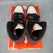 Jordan 1 Retro High OG Chicago Lost and Found *pre-owned* SIZE 10.5