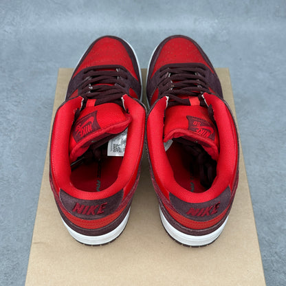Nike SB Dunk Low Cherry *pre-owned* SIZE 10