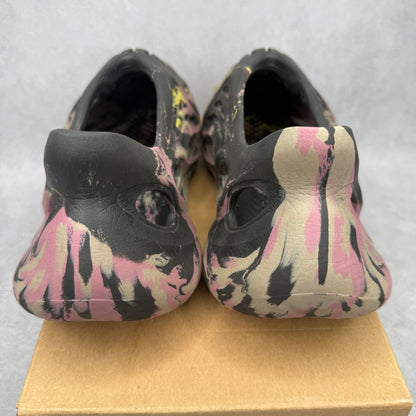 adidas Yeezy Foam RNR MX Carbon *pre-owned* SIZE 9