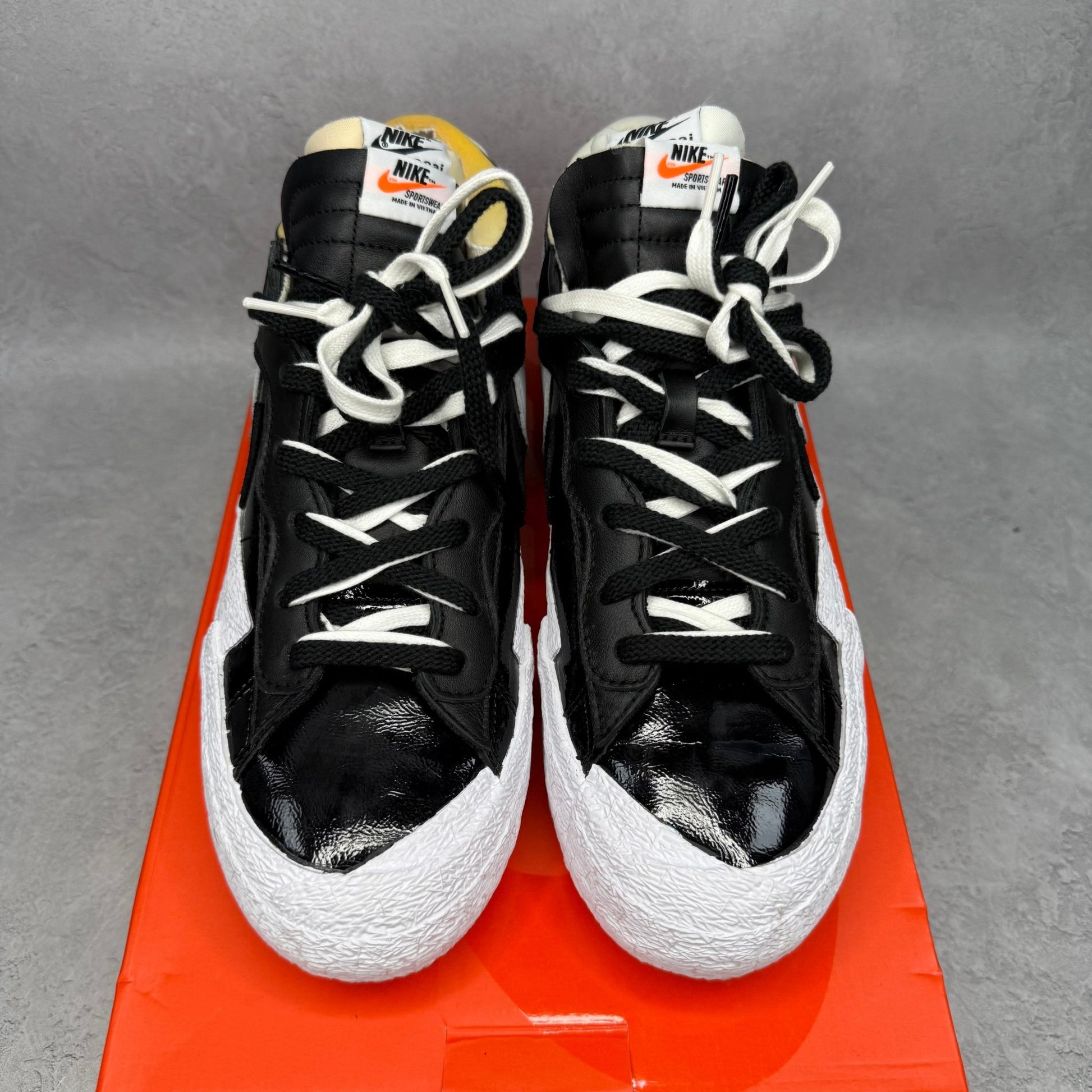 Nike Blazer Low Sacai Black Patent Leather *pre - owned* SIZE 11 - Kicks Collective PA - Nike - DM6443-001 - Men's Shoes - 11M/12.5W - Pre - Owned