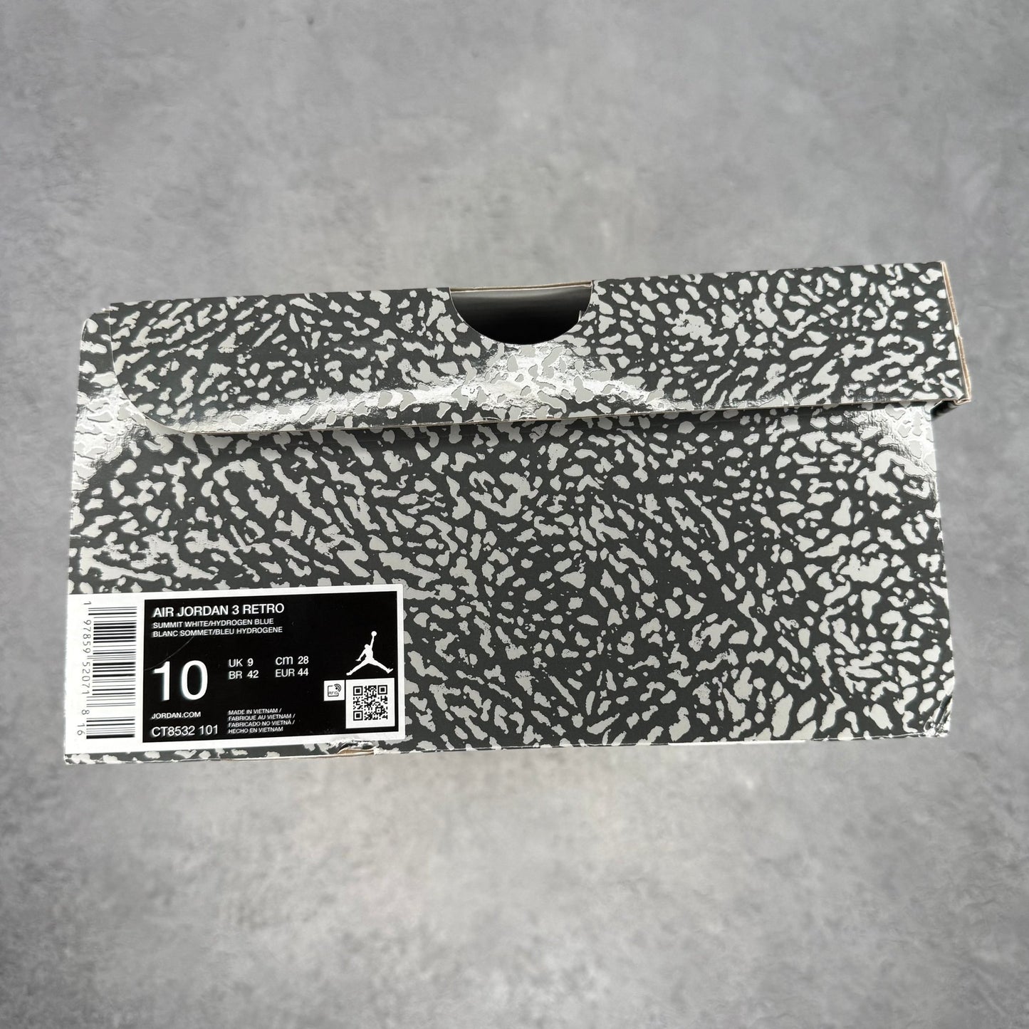 Jordan 3 Retro Lucky Shorts *pre - owned* SIZE 10 - Kicks Collective PA - Jordan - CT8532-101 - Men's Shoes - 10M/11.5W - Pre - Owned