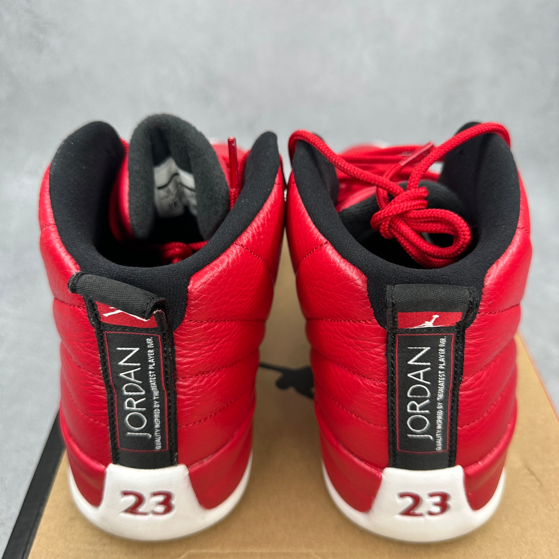 Jordan 12 Retro Gym Red *pre-owned* SIZE 10
