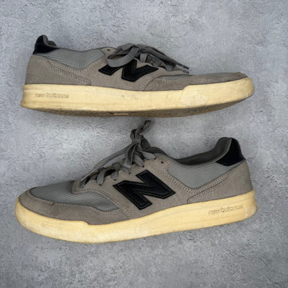 New Balance Men's 300 V2 Grey/Navy *pre-owned* SIZE 10.5