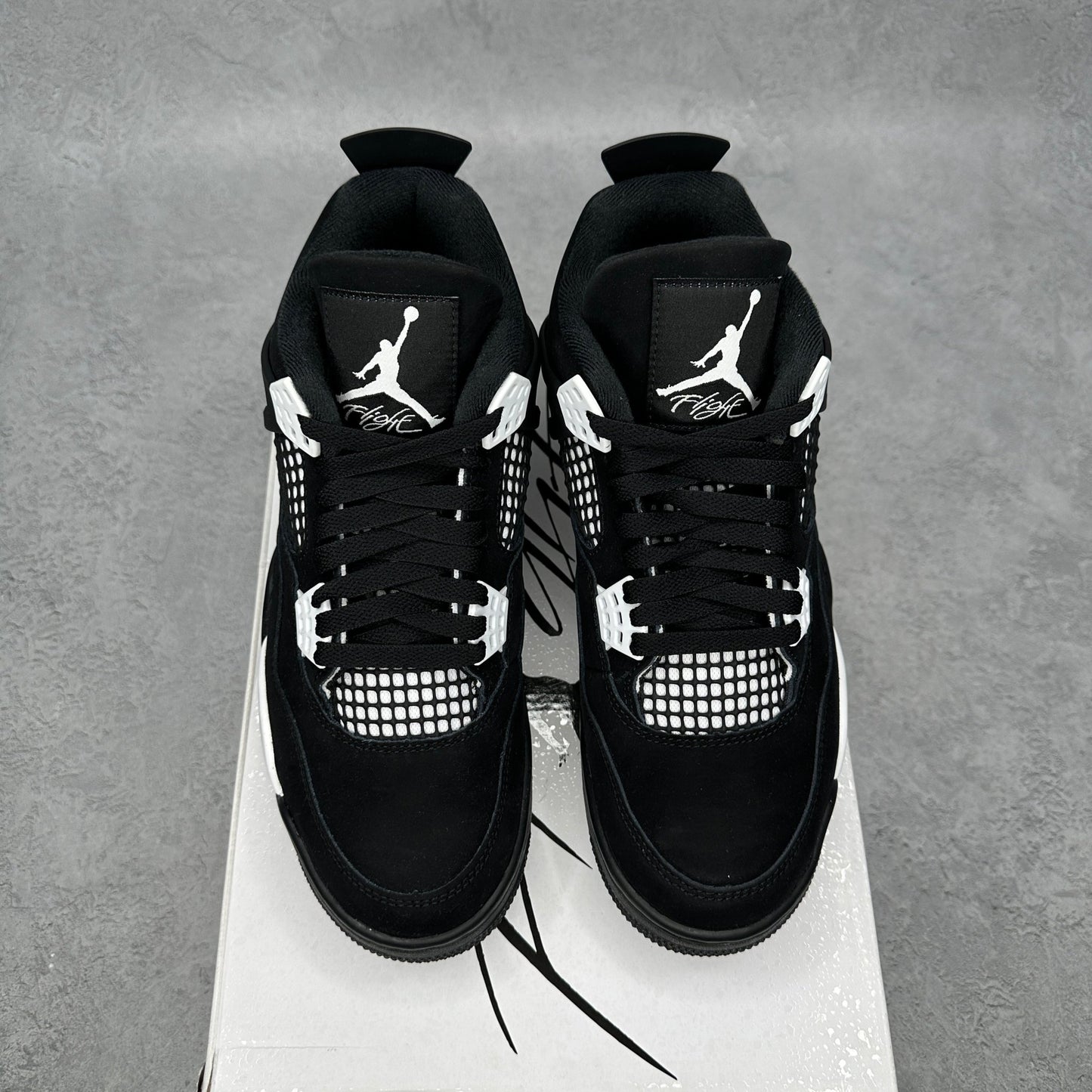 Jordan 4 Retro White Thunder CLEAN *pre - owned* SIZE 8 - Kicks Collective PA - Jordan - FQ8138-001 - Men's Shoes - 8M/9.5W - Pre - Owned