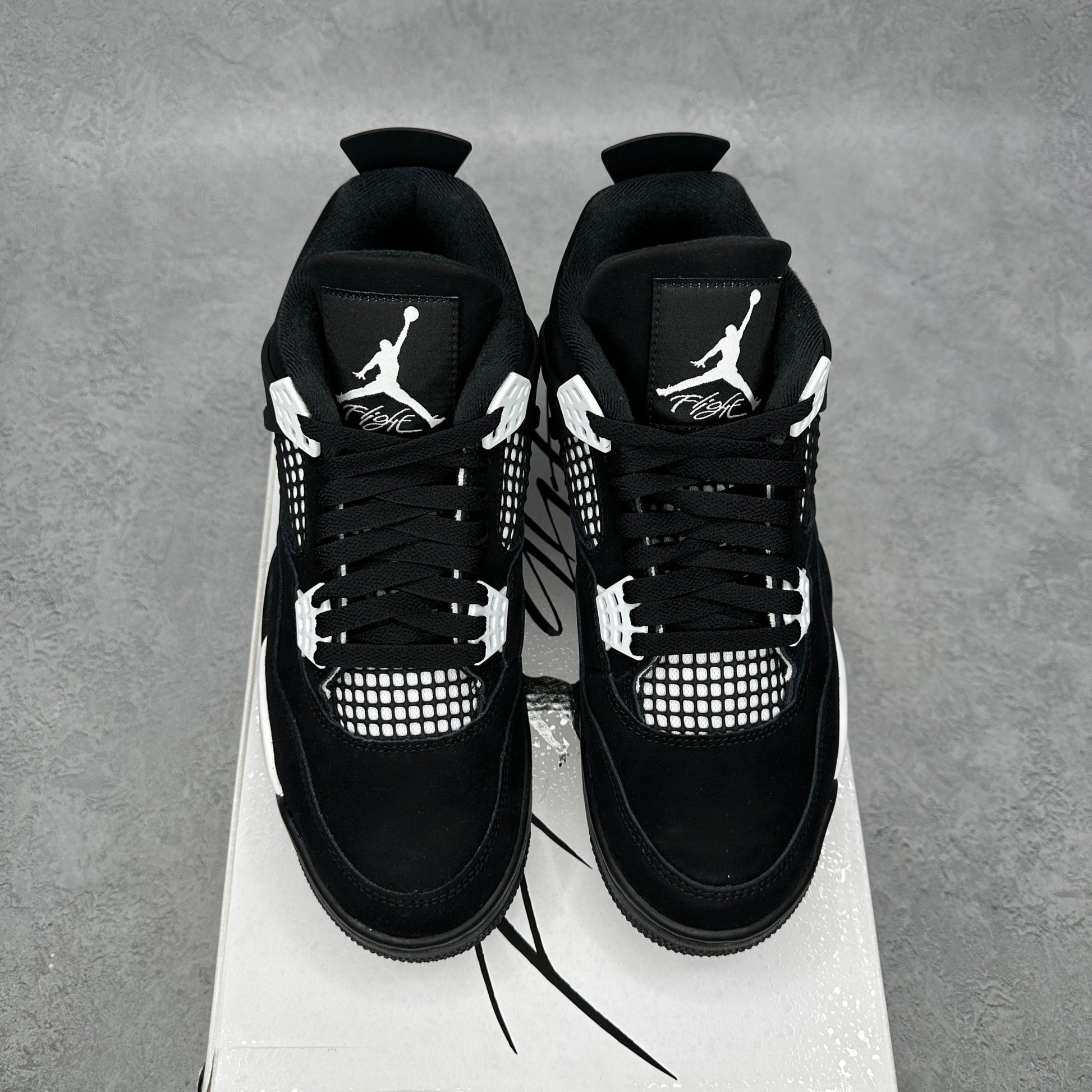 Jordan 4 Retro White Thunder CLEAN *pre - owned* SIZE 8 - Kicks Collective PA - Jordan - FQ8138-001 - Men's Shoes - 8M/9.5W - Pre - Owned