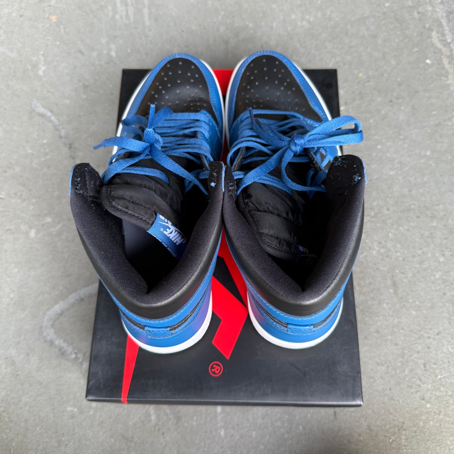 Jordan 1 Retro High OG Dark Marina Blue *pre-owned* (SIZE 10.5)