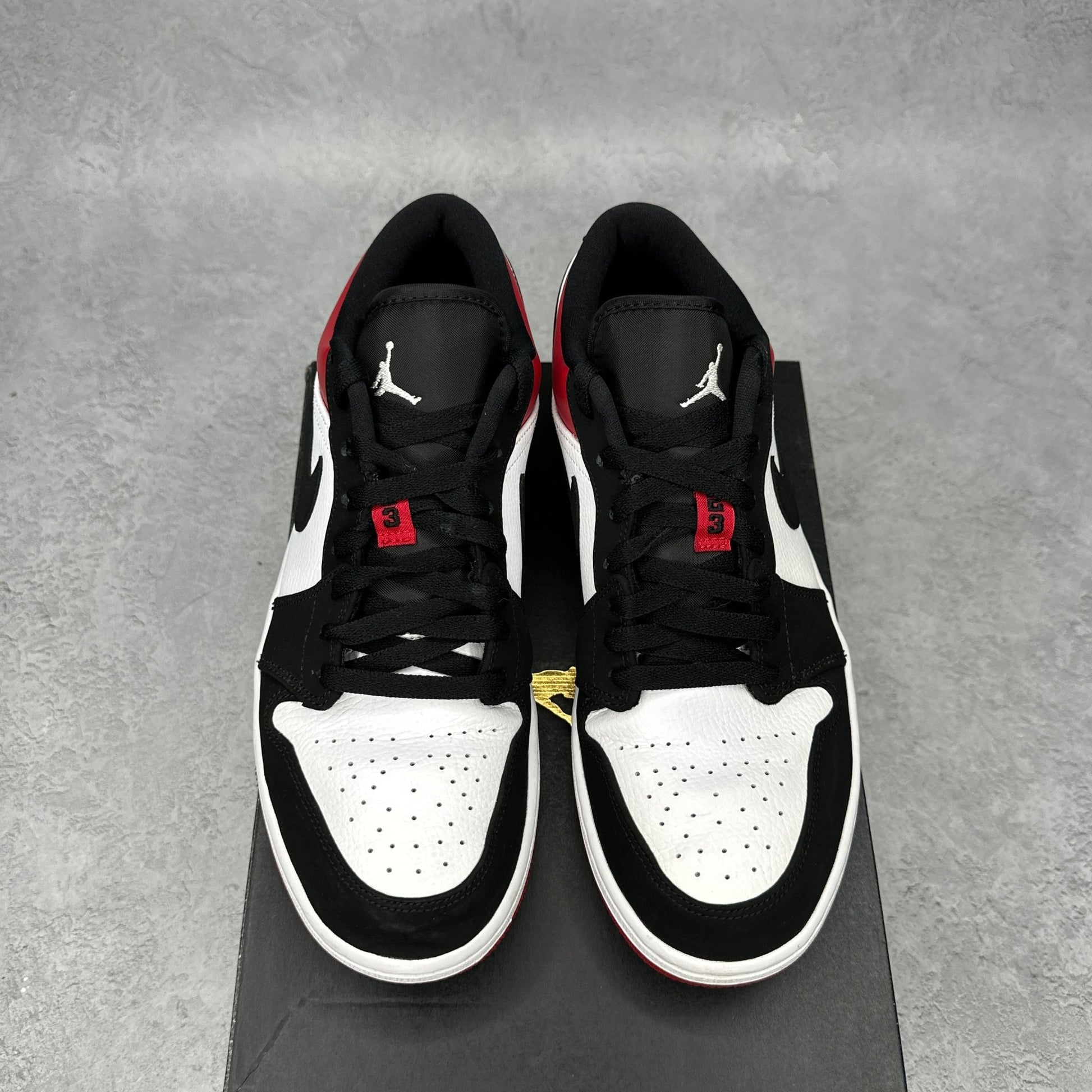 Jordan 1 Low Black Toe (2019) *pre - owned* SIZE 9.5 - Kicks Collective PA - Jordan - 553558-116 - Men's Shoes - 9.5M/11W - Pre - Owned