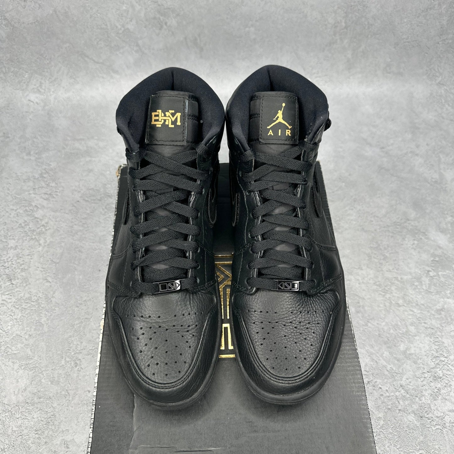 Jordan 1 Retro BHM (2017) *pre - owned* SIZE 9.5 - Kicks Collective PA - Jordan - 908656-001 - Men's Shoes - 9.5M/11W - Pre - Owned - Original Box (Damaged)