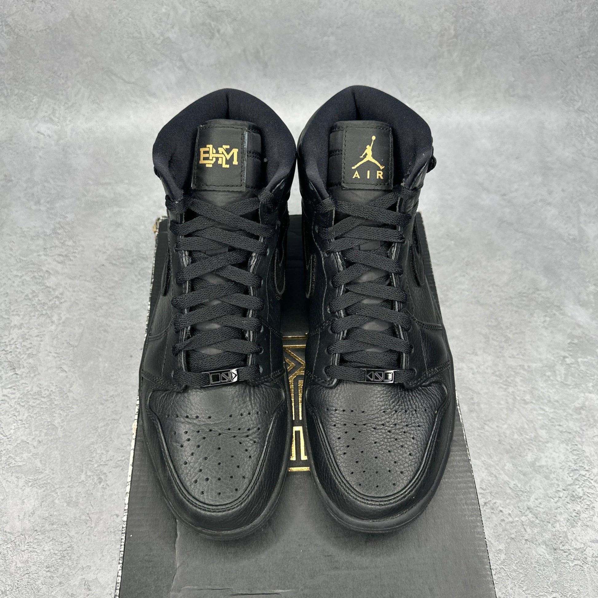 Jordan 1 Retro BHM (2017) *pre - owned* SIZE 9.5 - Kicks Collective PA - Jordan - 908656-001 - Men's Shoes - 9.5M/11W - Pre - Owned - Original Box (Damaged)