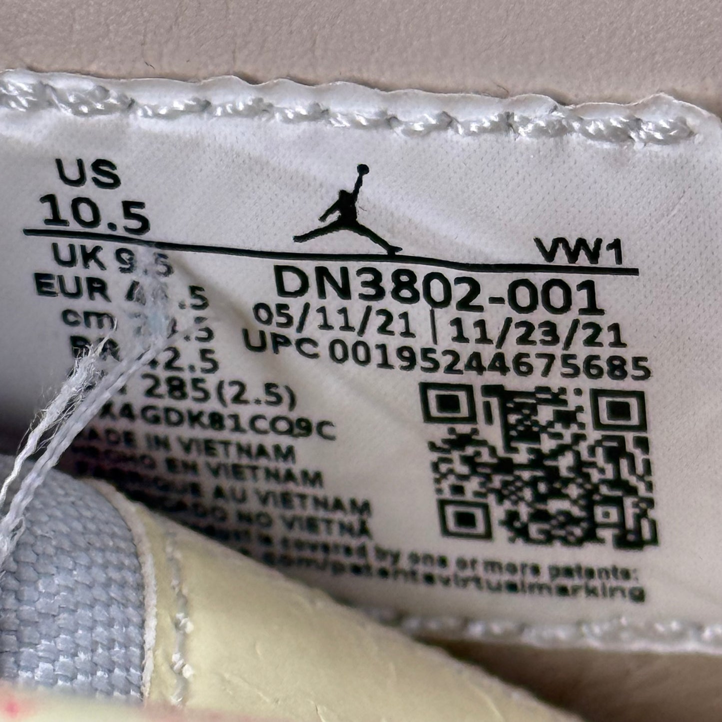 Jordan 2 Retro SP Union Grey Fog *pre-owned* SIZE 10.5