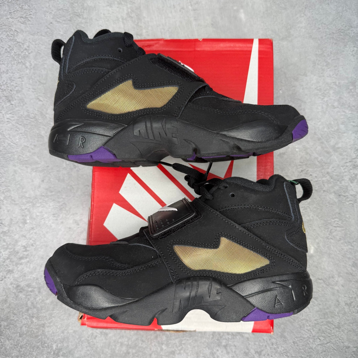 Nike Air Diamond Turf Ravens (2025) pre-owned size 6 - Kicks Collective PA - Nike - HV2282-001 - Men's Shoes - 6M/7.5W - Pre-Owned