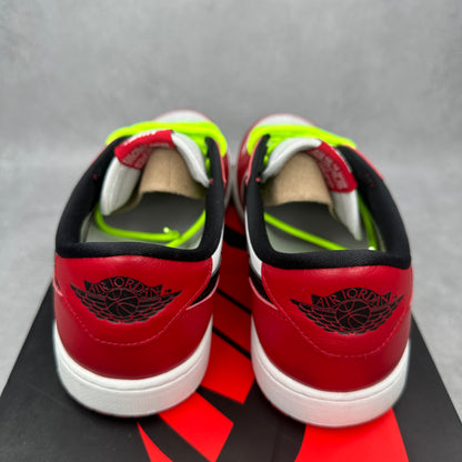 Jordan 1 Retro Low OG Chicago (2025) *pre-owned* SIZE 11.5