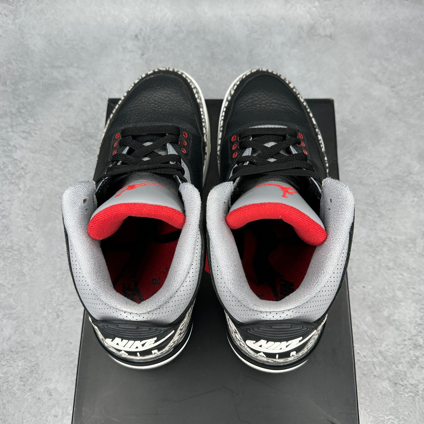 Jordan 3 Retro Black Cement (2018) *pre-owned* SIZE 8.5