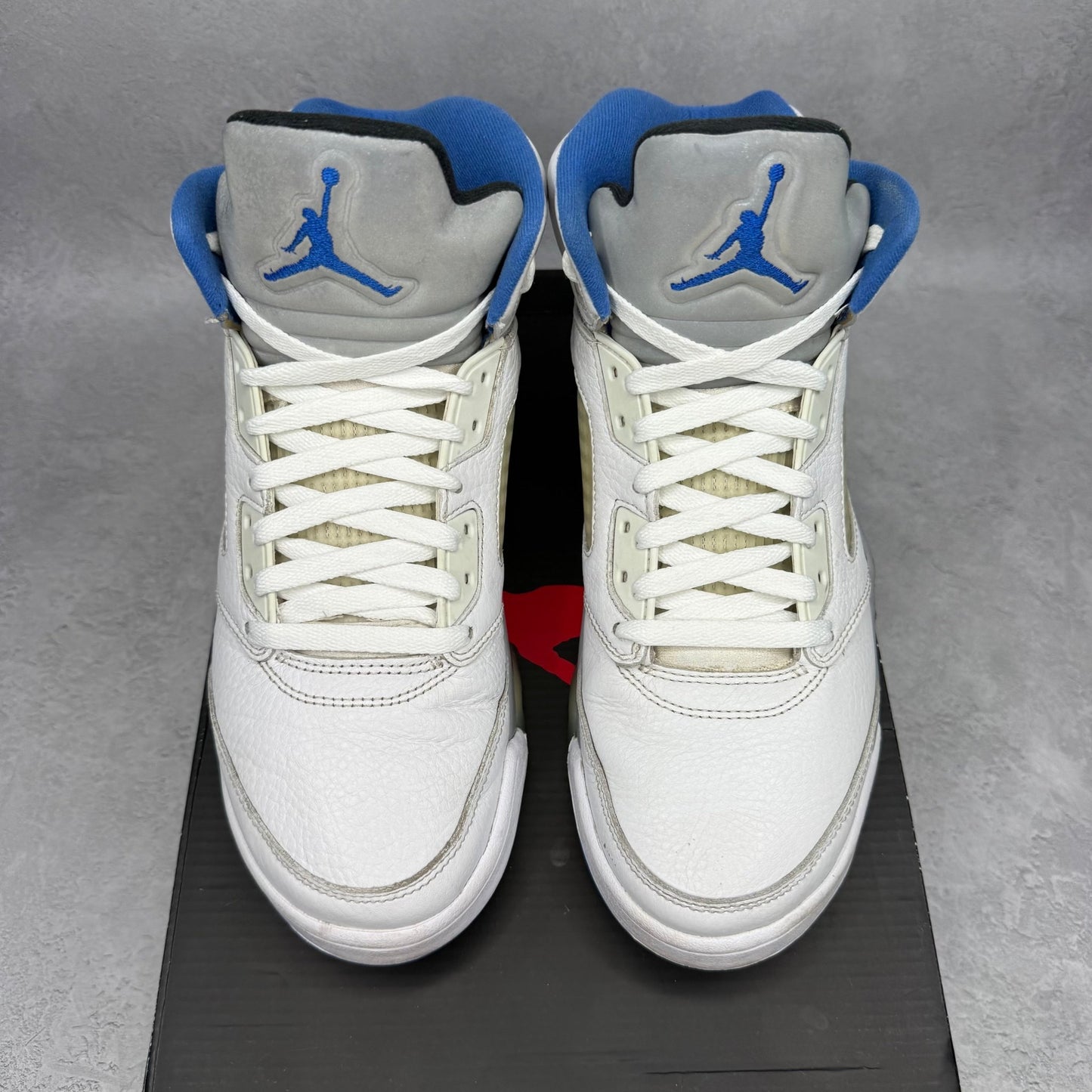 Jordan 5 Retro White Stealth (2021) *pre - owned* SIZE 9.5 - Kicks Collective PA - Jordan - DD0587-140 - Men's Shoes - 9.5M/11W - Pre - Owned