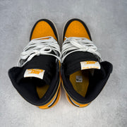 Jordan 1 Retro High OG Taxi (GS) pre-owned size 6Y