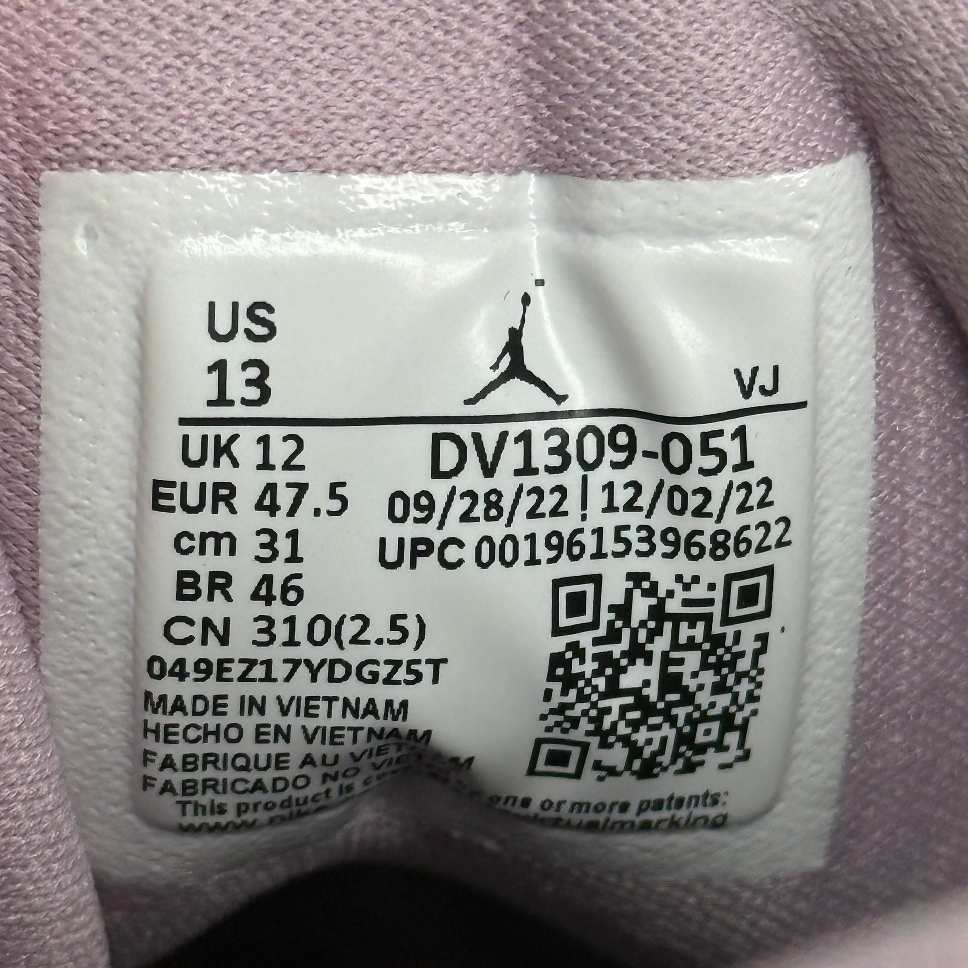 Jordan 1 Low SE Black Iced Lilac *pre-owned* SIZE 13