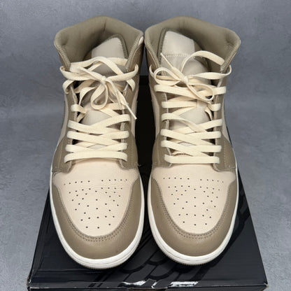 Jordan 1 Mid Legend Light Brown *pre-owned* SIZE 13