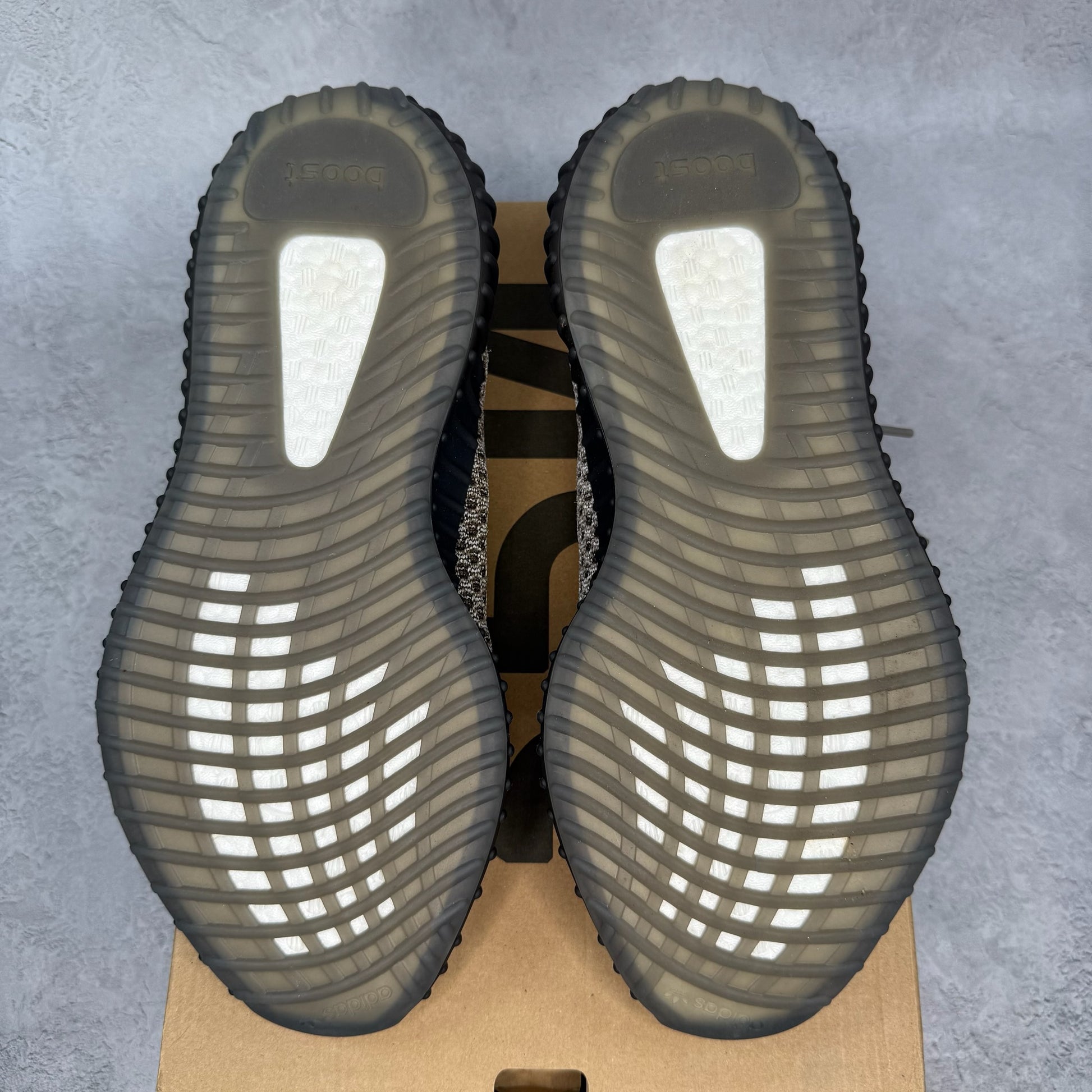adidas Yeezy Boost 350 V2 Ash Stone *pre - owned* SIZE 9.5 - Kicks Collective PA - adidas - GW0089 - Men's Shoes - 9.5M/11W - Pre - Owned