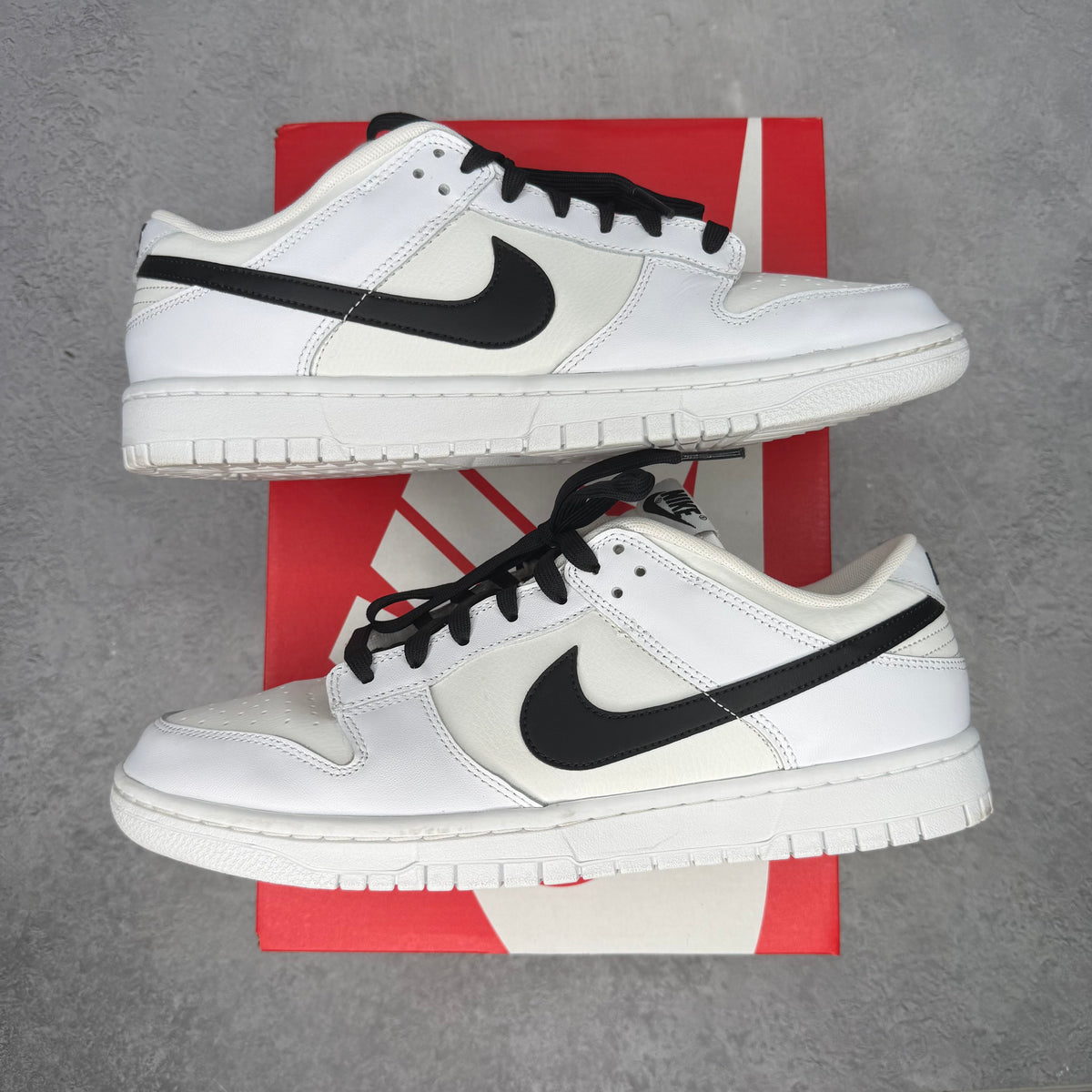 Nike Dunk Low Reverse Panda pre-owned size 11