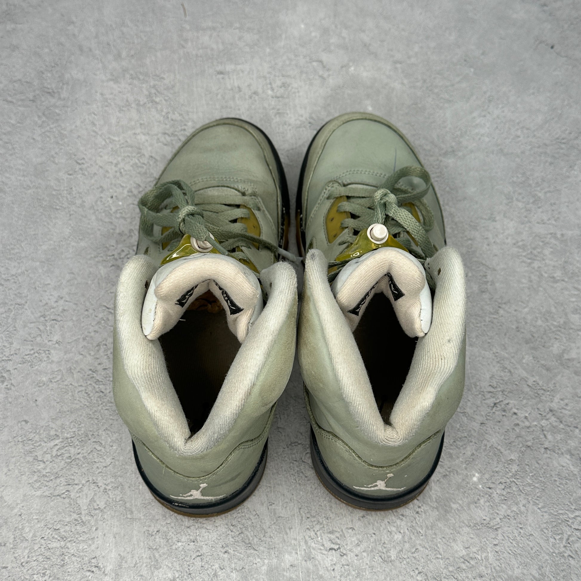 Jordan 5 Retro Jade Horizon *pre-owned* SIZE 8