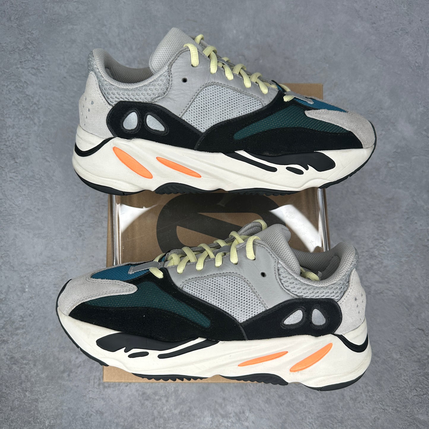 adidas Yeezy Boost 700 Wave Runner *pre-owned* SIZE 8