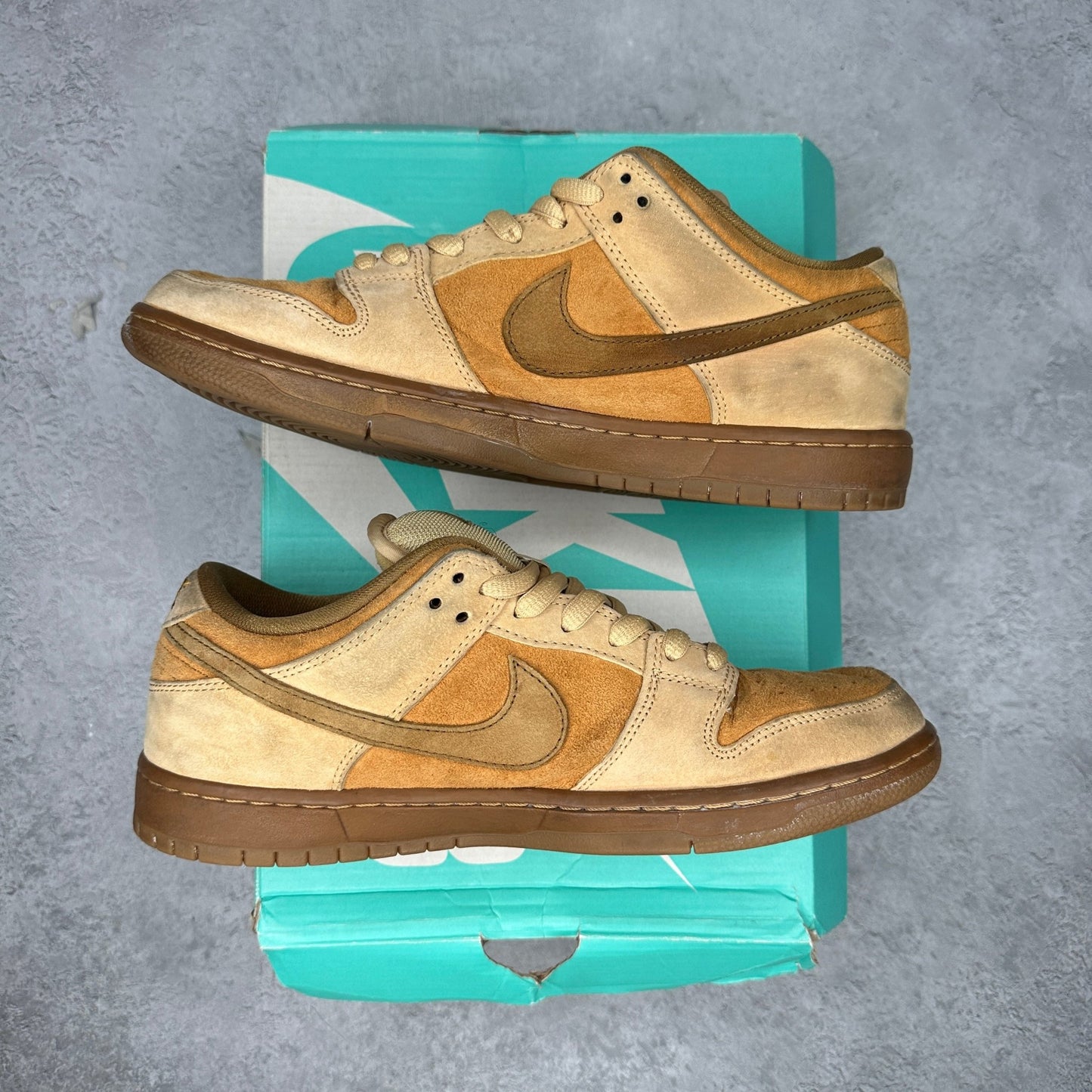 Nike SB Dunk Low Wheat (2017) *pre - owned* SIZE 9.5 - Kicks Collective PA - Nike - 883232-700 - Men's Shoes - 9.5M/11W - Pre - Owned