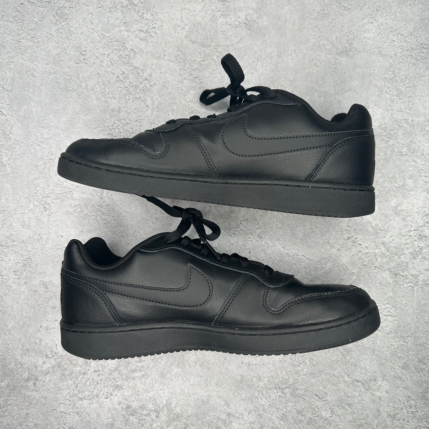 Nike Ebernon Low Triple Black *pre-owned* SIZE 10