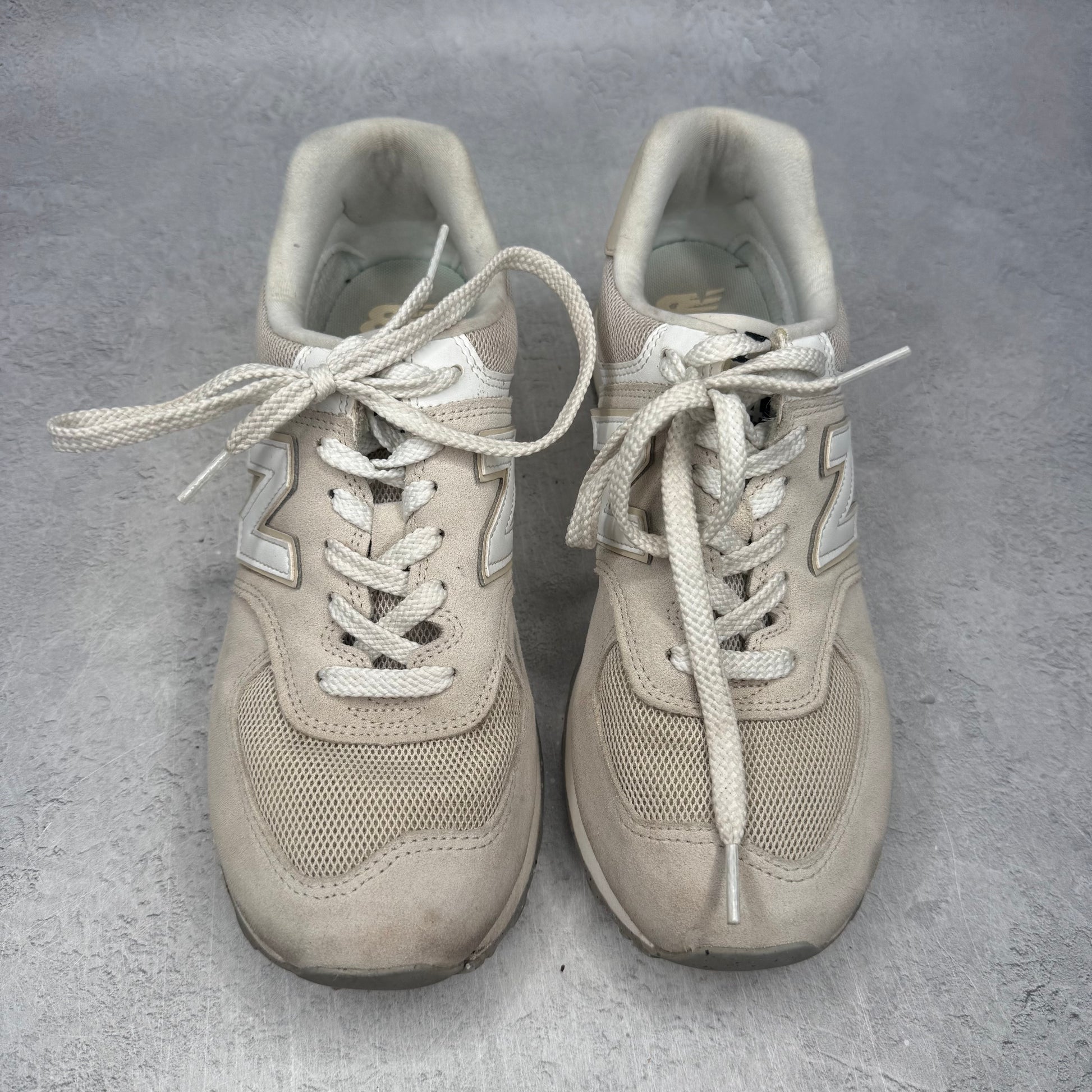 New Balance 574 Beige Fog *pre-owned* SIZE 8.5