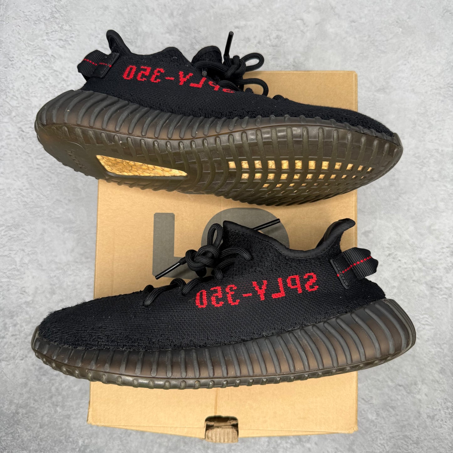 adidas Yeezy Boost 350 V2 Black Red *pre-owned* SIZE 8