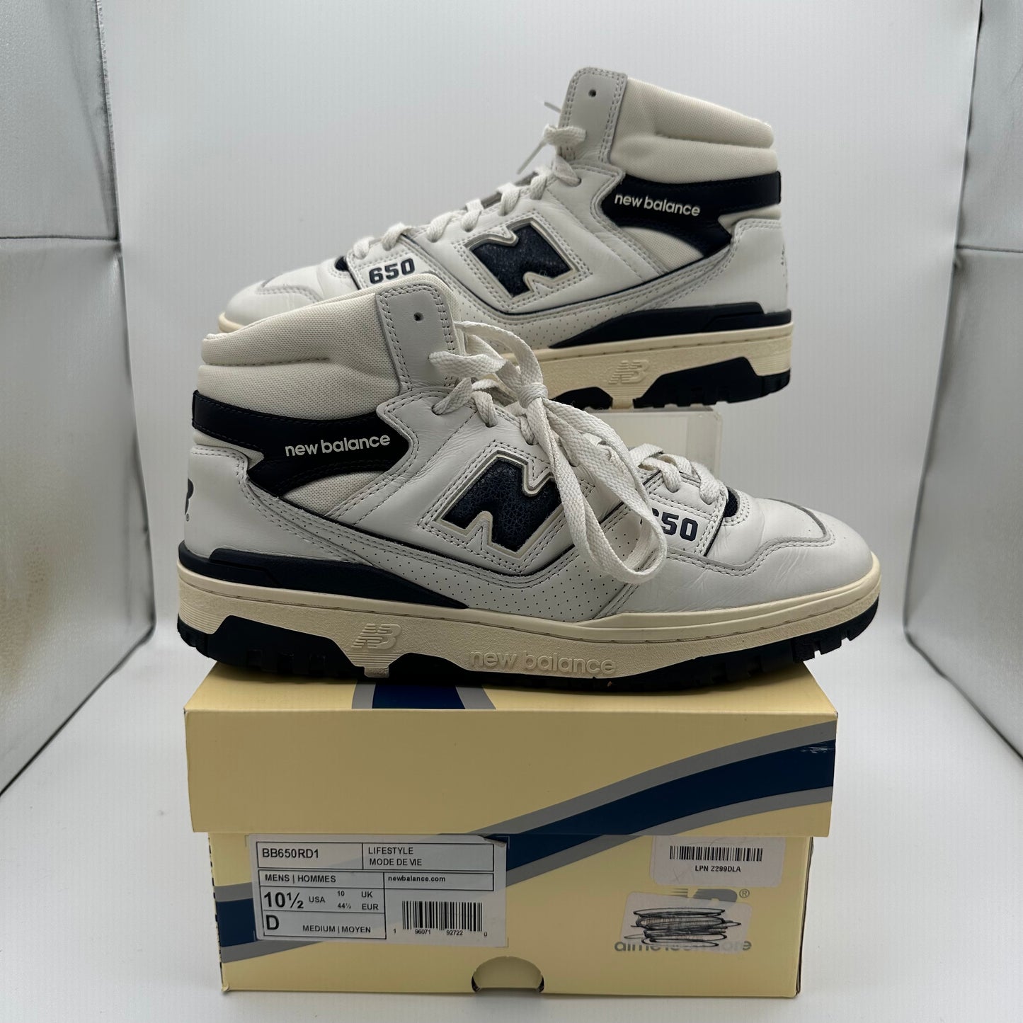New Balance 650R Aime Leon Dore White Navy *pre-owned* (SIZE 10.5)