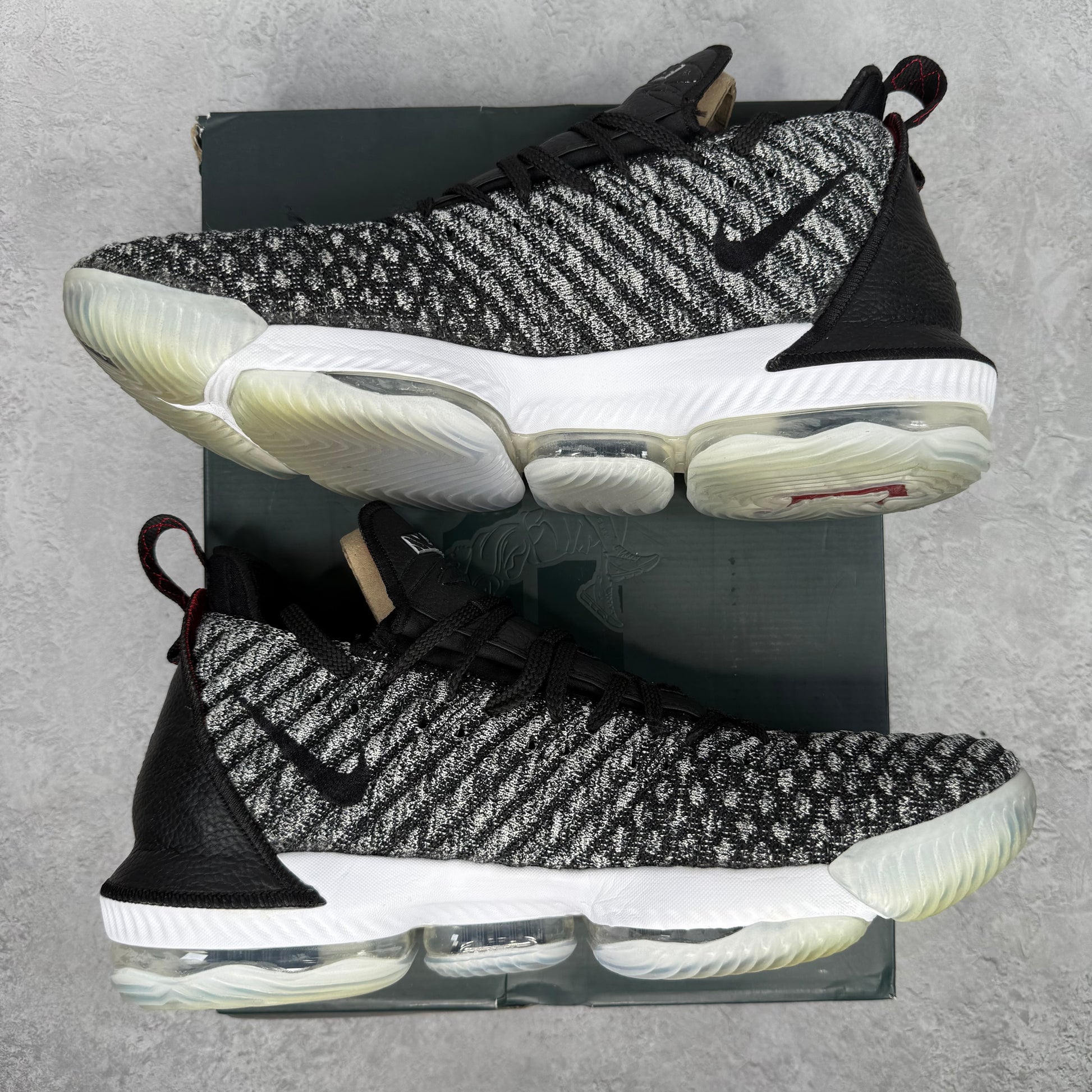 Nike LeBron 16 Oreo *pre-owned* SIZE 14