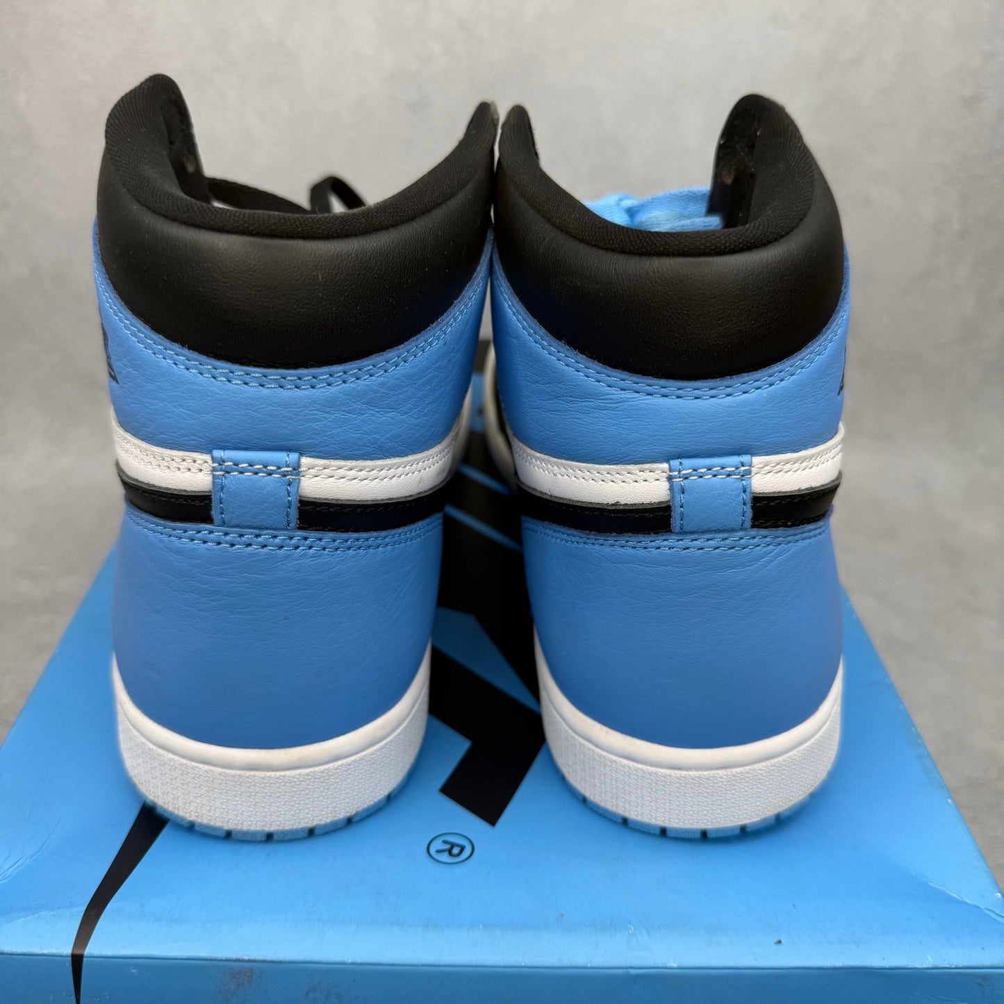 Jordan 1 Retro High OG UNC Toe *pre - owned* SIZE 11 - Kicks Collective PA - Jordan - DZ5485-400 - Men's Shoes - 11M/12.5W - Pre - Owned