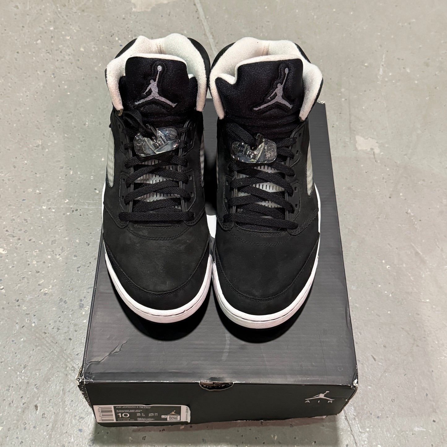 Jordan 5 Retro Moonlight Oreo *pre-owned* (SIZE 10)