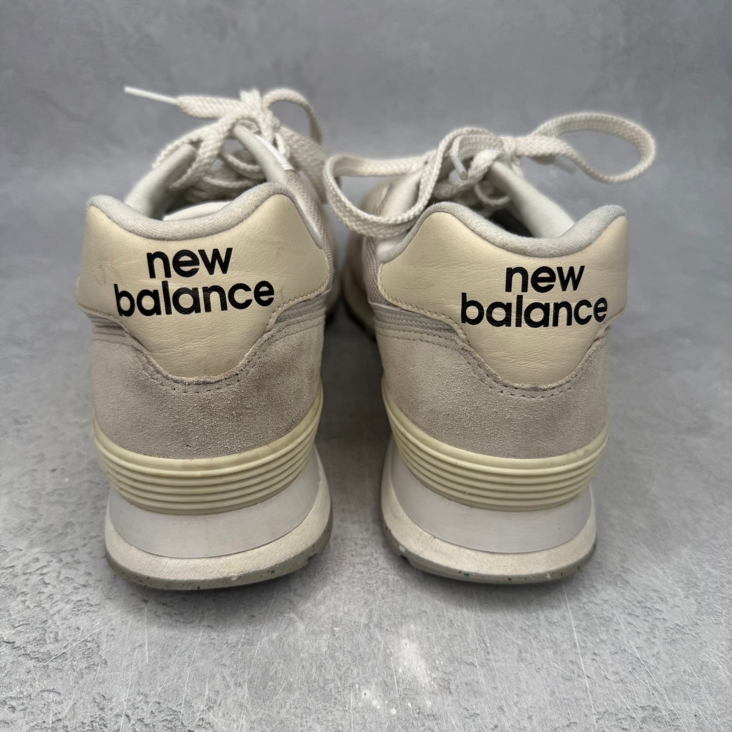 New Balance 574 Beige Fog *pre-owned* SIZE 8.5