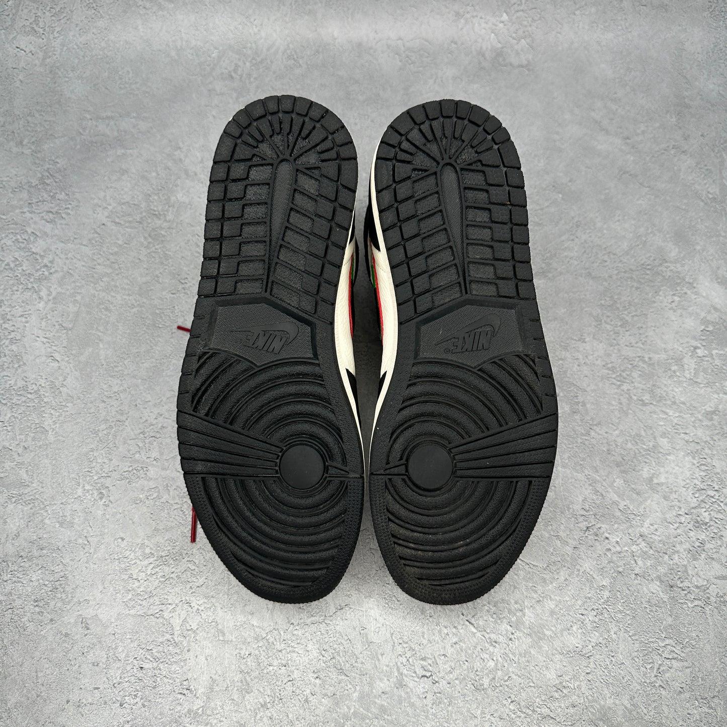 Jordan 1 Retro High Sports Illustrated (A Star Is Born) *pre-owned* SIZE 10.5