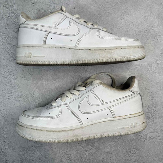 Nike Air Force 1 Low LE Triple White (GS) *pre - owned* SIZE 6Y - Kicks Collective PA - Nike - DH2920 - 111/FV5951 - 111 - Kid's Shoes - 6Y - Pre - Owned - No Box