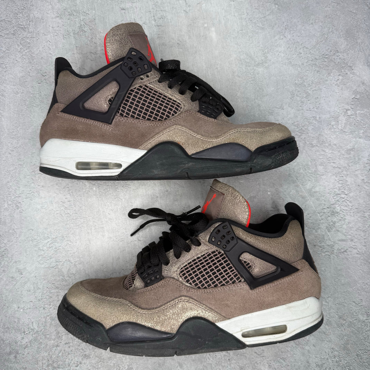 Jordan 4 Retro Taupe Haze *pre-owned* SIZE 10