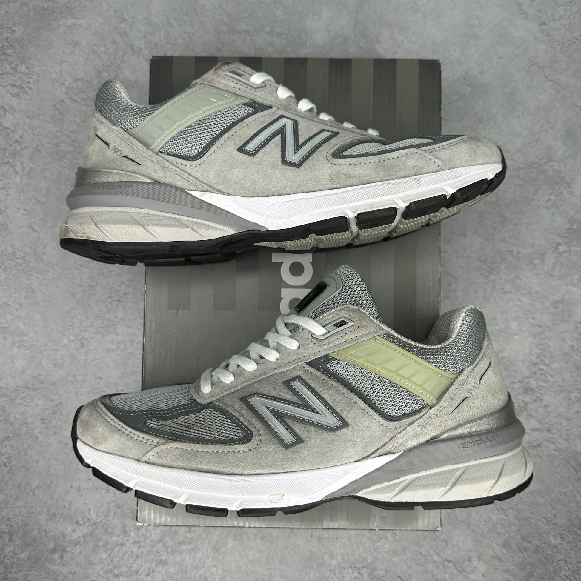 New Balance 990v5 Grey *pre-owned* SIZE 7.5