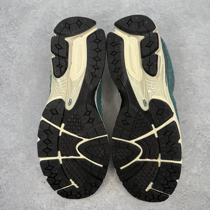 New Balance 2002R New Spruce Magnet *pre-owned* SIZE 12