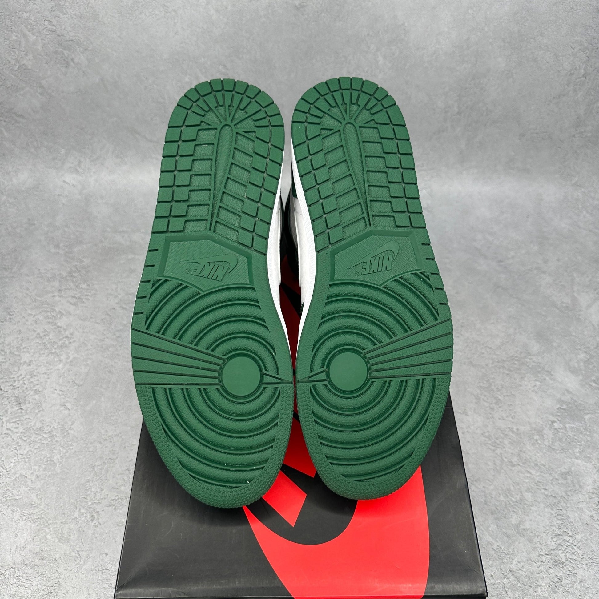 Jordan 1 Retro High OG Gorge Green *pre - owned* SIZE 9.5 - Kicks Collective PA - Jordan - DZ5485-303 - Men's Shoes - 9.5M/11W - Pre - Owned