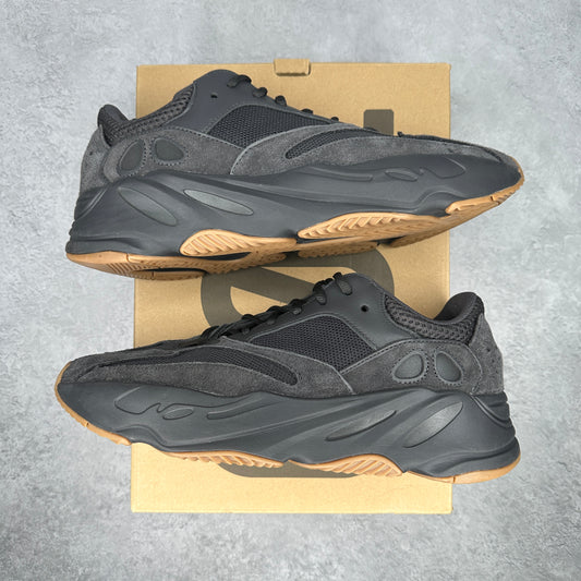 adidas Yeezy Boost 700 Utility Black VNDS *pre-owned* SIZE 12