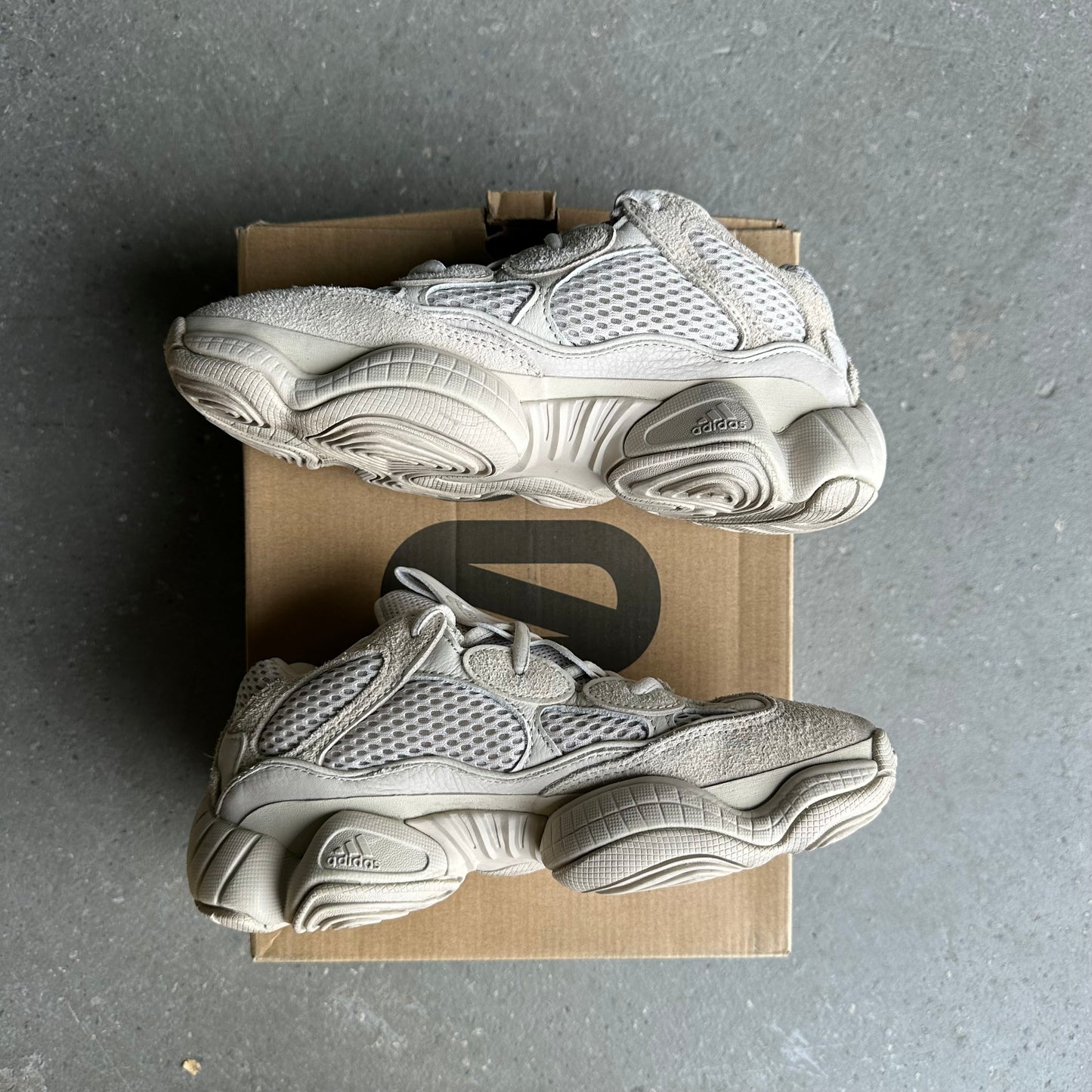 adidas Yeezy 500 Blush *pre-owned* (SIZE 4Y/5.5W)
