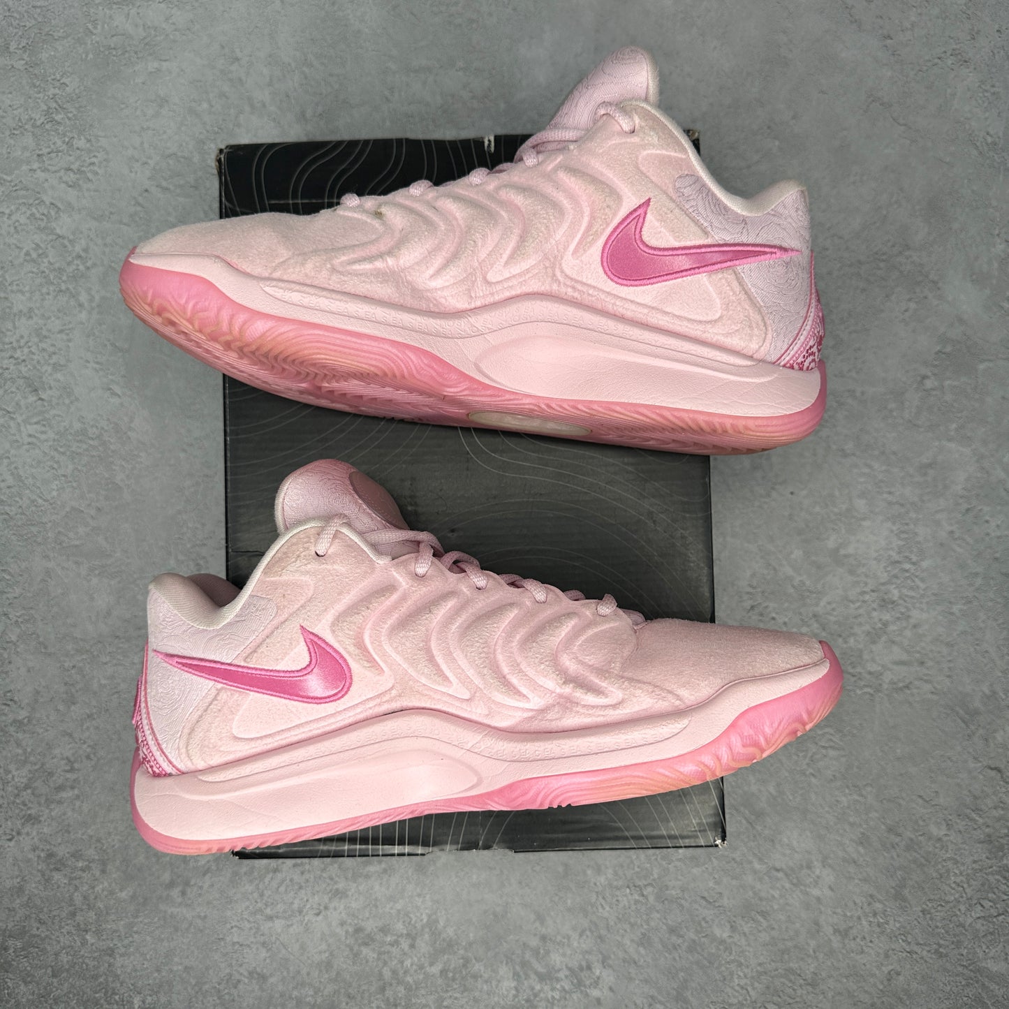 Nike KD 17 NRG Aunt Pearl *pre-owned* SIZE 8.5