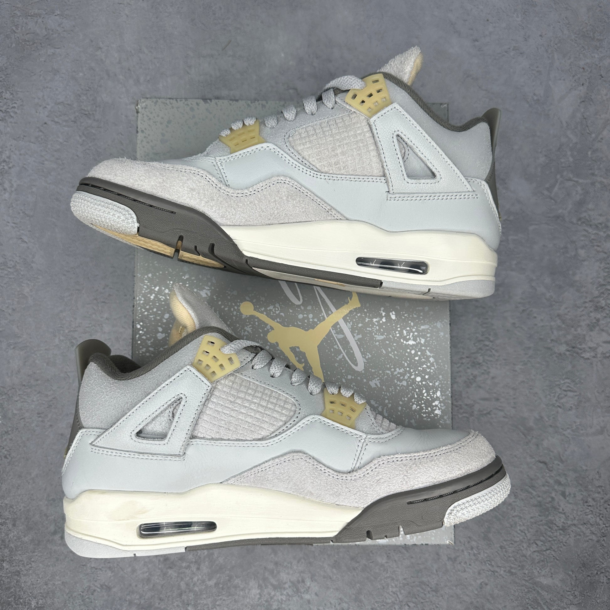 Jordan 4 Retro SE Craft Photon Dust *pre-owned* SIZE 10