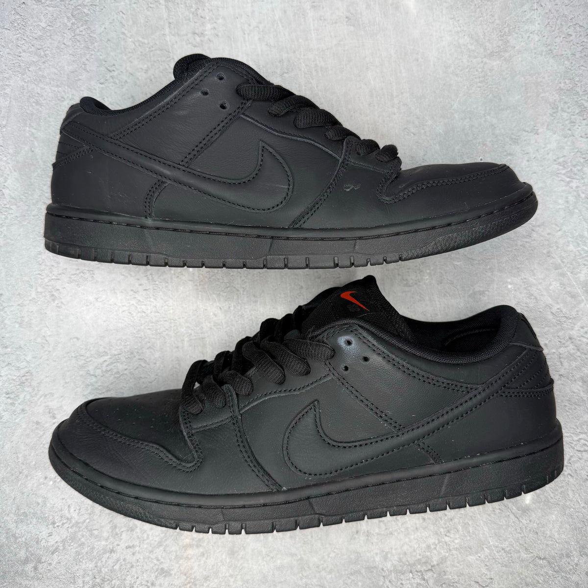 Nike SB Dunk Low Pro Triple Black pre-owned size 11